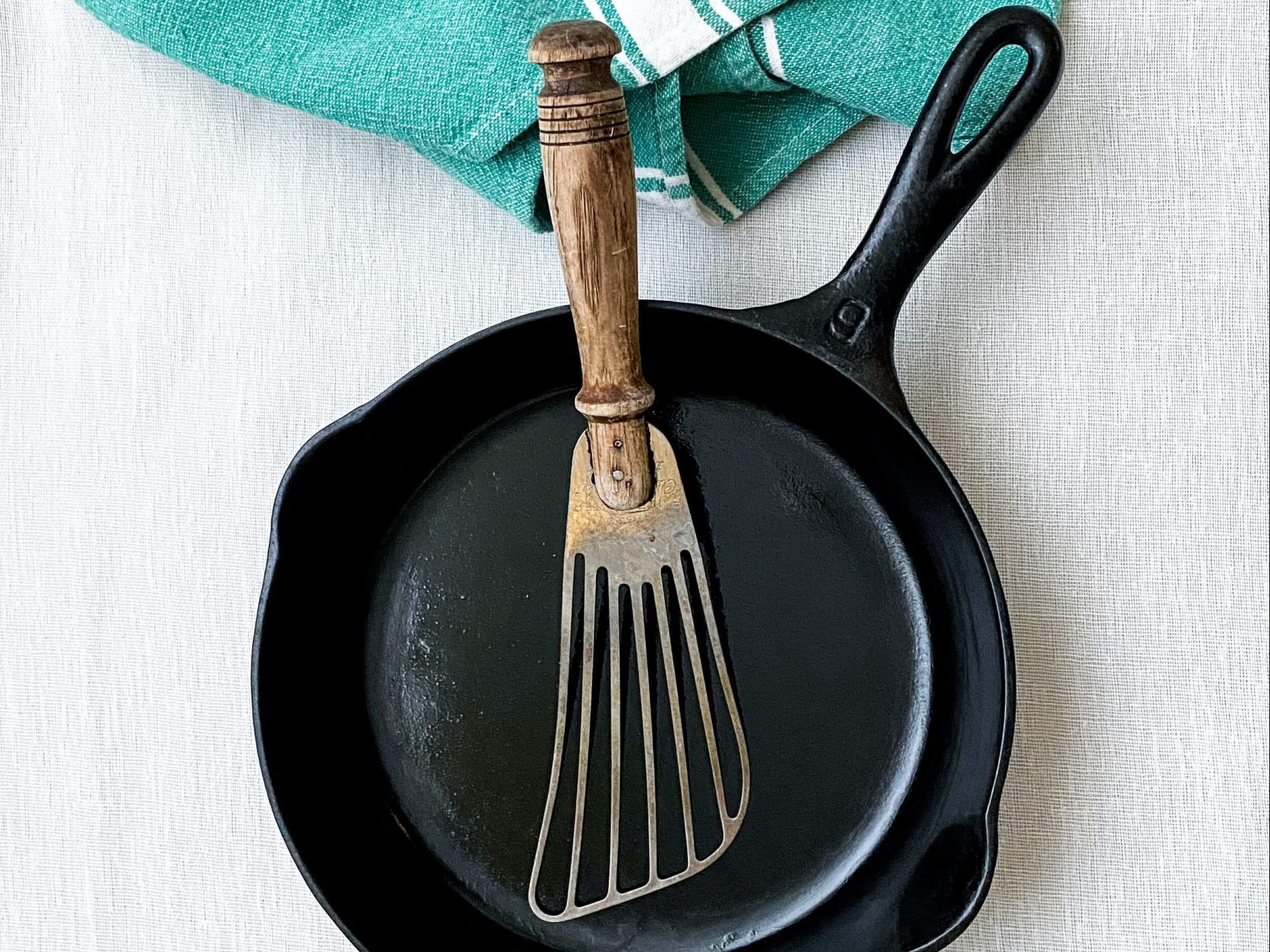 difference between cast iron and nonstick｜TikTok Search